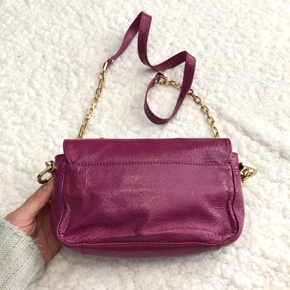 Tory Burch patent leather logo light weight fuchsia crossbody bag - Picture 4 of 8